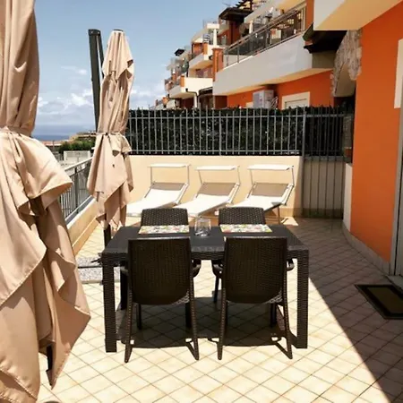 Piekny Apartament Z Basenem. Appartement Pizzo (Calabria)