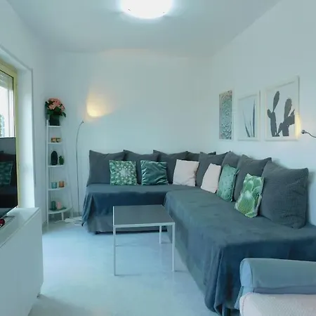 Piekny Apartament Z Basenem. Pizzo (Calabria)