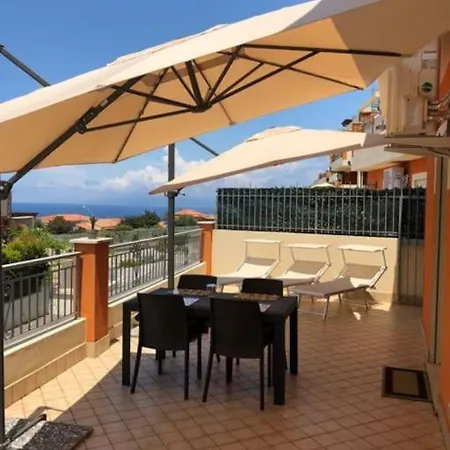 Piekny Apartament Z Basenem. Appartement Pizzo (Calabria)